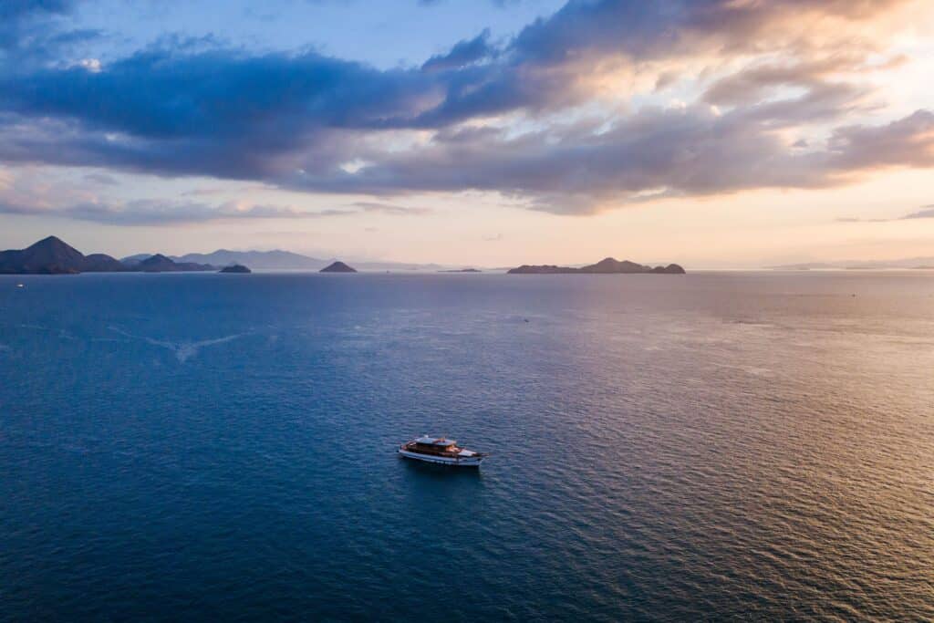 29 Mahodaya Amanikan Yacht Charter Indonesia DJI 20260901174255 0059 D