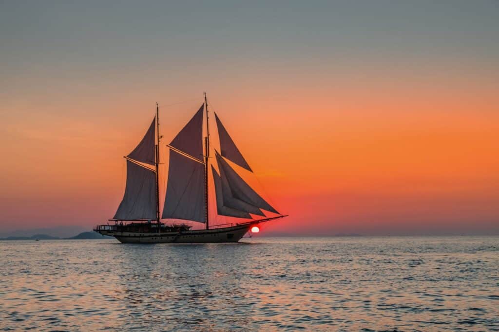 Lamima Yacht Charter Indonesia Bali Raja Ampat Sailing 14