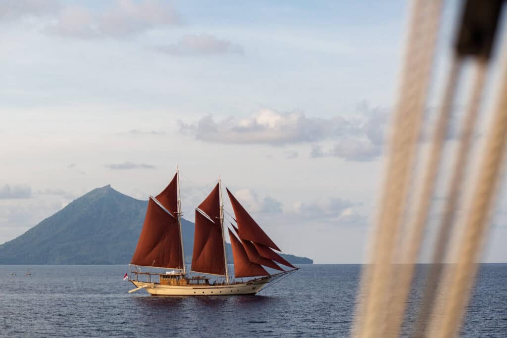 Luxury Yacht Charter Indonesia - SILOLONA SOJOURNS - DAY 3 (43 of 159) - IMG_3683