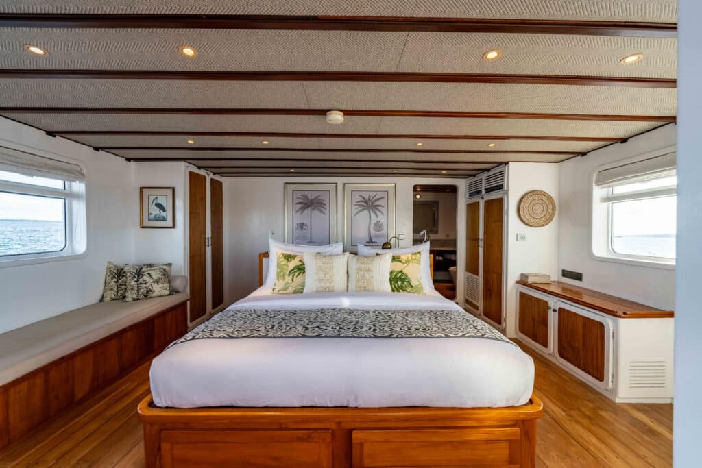 Rascal Luxury Yacht Charter Raja Ampat - RASCAL Master Cabin