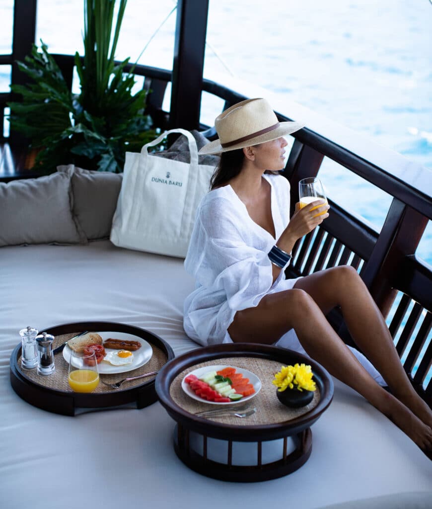 Dunia Baru Yacht Charter Indonesia - 05. DB-Wellness-and-lifestyle-Master-Cabin-Day-Lounge