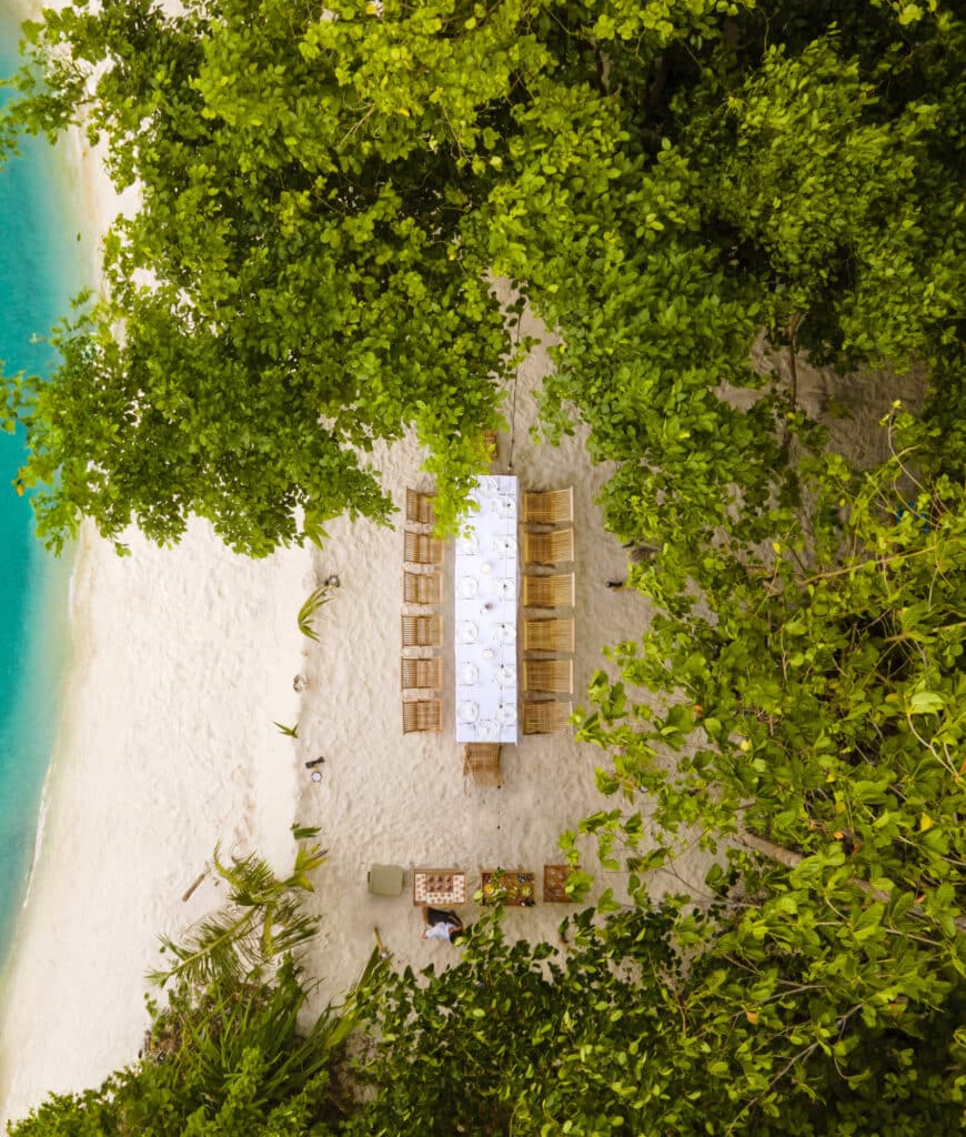 Luxury Yacht Charter Komodo - Mutiara Laut Luxury Yacht Charter Raja Ampat - Beach Dining 1