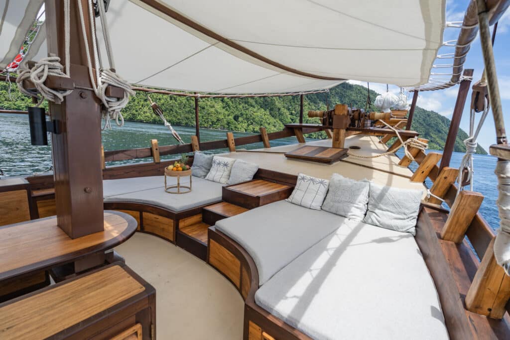 Yacht Charter Raja Ampat - Dewata-yacht_Pacific-High11