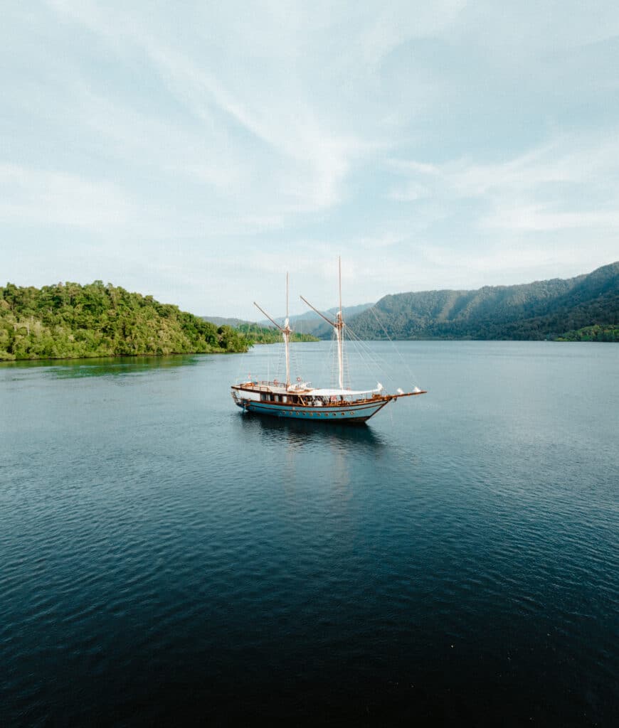 Yacht Charter Raja Ampat - Dewata-yacht_Pacific-High20