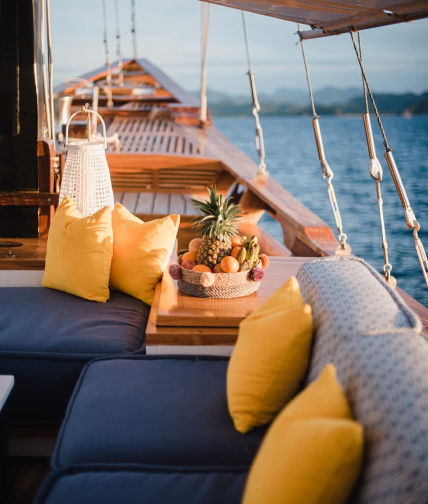 Komodo Yacht Charter SAMARA II EXTERIOR 1