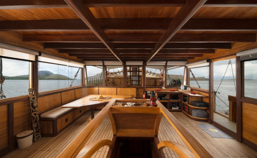 Yacht Indonesia Ta'Thalassa Interior 1