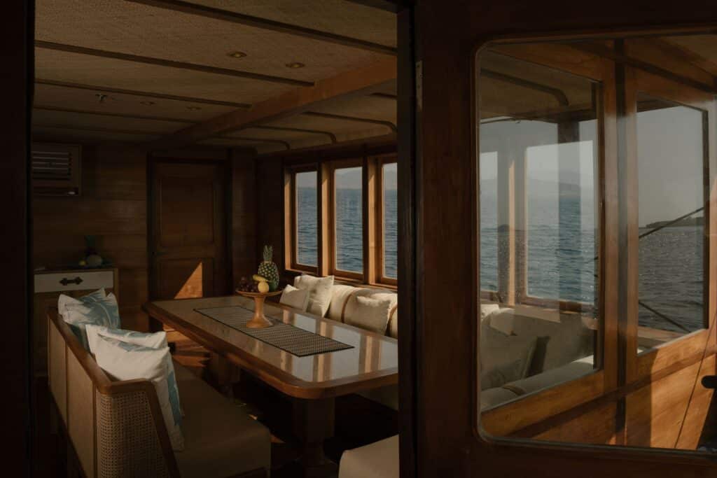 Jeeva Samudera Yacht Charter Indonesia DSC 5337