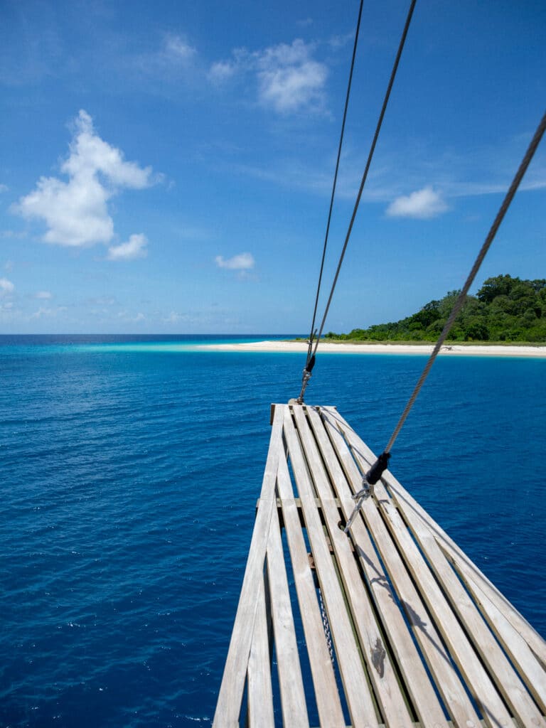 Pagi Bumi Surf Yacht Charter Indonésie LawrenceN PagiBumi 2604 0073