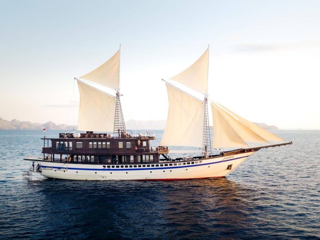 Bhavana Yacht Charter Indonesia Bhavanaside2